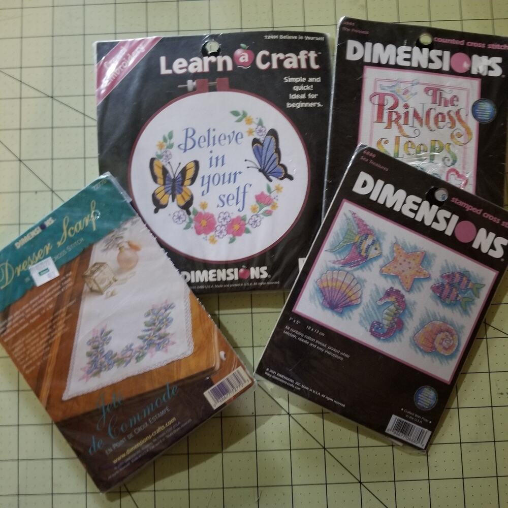 Lot Of 4 Dimensions Needlepoint Kits Cross Stitch Embroidery Crewel Craft Floss